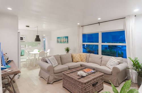 Hammer Point House | Beautiful Waterfront Villa