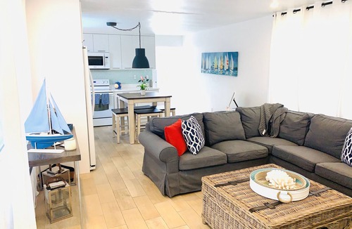 Hammer Point House | Beautiful Waterfront Villa