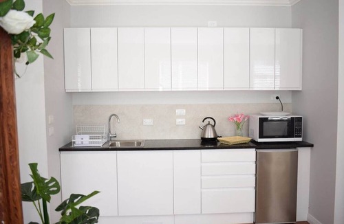 Arkles Bay Apartment | Beautiful Waterside Studio Apartment