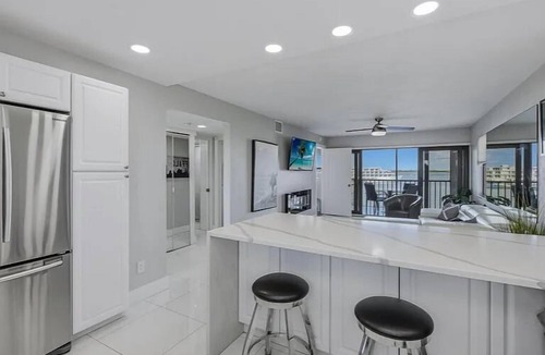 Marco Island Condo | BEAUTIFUL WATERVIEW-MODERN 2 BED - POOL, MARINA & NEAR BEACHES
