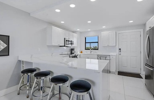 Marco Island Condo | BEAUTIFUL WATERVIEW-MODERN 2 BED - POOL, MARINA & NEAR BEACHES