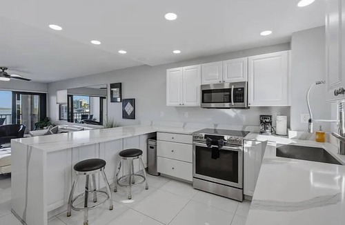 Marco Island Condo | BEAUTIFUL WATERVIEW-MODERN 2 BED - POOL, MARINA & NEAR BEACHES