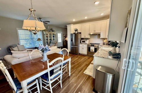 Freeburg House | Beautiful welcoming cottage in peaceful country setting