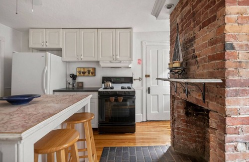 West End Apartment | Beautiful West End Apartment