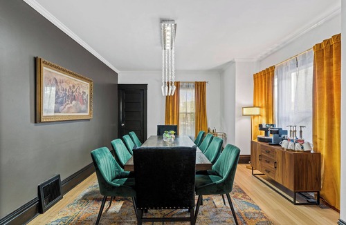 Kansas City House | Beautiful Westport Manor - Remodeled with 3 King beds!