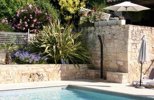 Andillac Cottage | Beautiful white stone gîte in a character house with swimming pool and spa