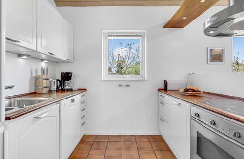 Strøby Ladeplads House | Beautiful wooden house with jacuzzi and large outdoor area.