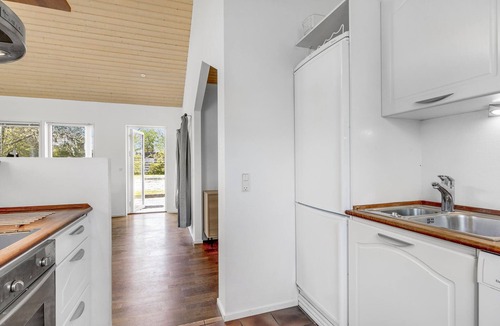 Strøby Ladeplads House | Beautiful wooden house with jacuzzi and large outdoor area.