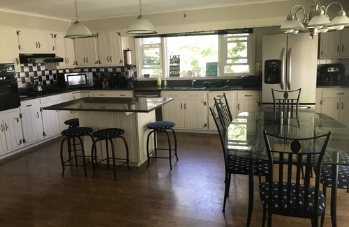 Melrose Park House | Beautiful year round home at the foot of Owasco Lake