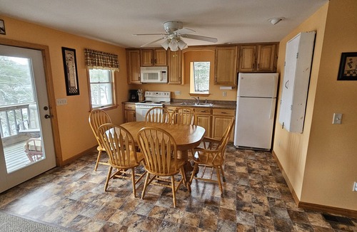 Litchfield House | Beautiful Year-Round Lakefront Home