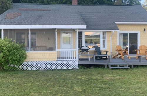 Town of Webb Cottage | Beautiful Yellow Cottage on 4th Lake
