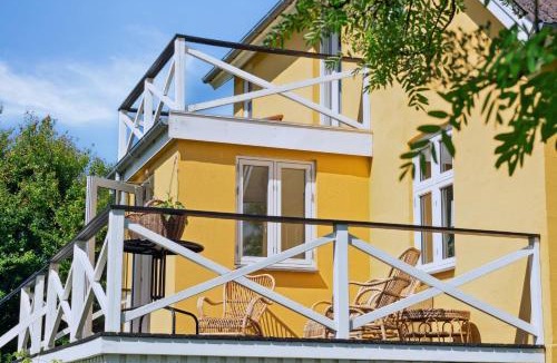 Faldsled Villa | Beautiful Yellow Country Villa By The Water