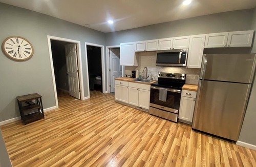 Downtown Niagara Falls House | Beautifull Whole House! Walk to Niagara Falls!