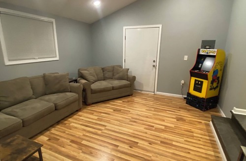Downtown Niagara Falls House | Beautifull Whole House! Walk to Niagara Falls!