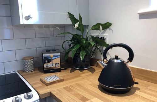 Pulham House | Beautifully barn conversion with panoramic views and private hot tub