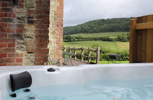 Pulham House | Beautifully barn conversion with panoramic views and private hot tub