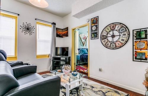 Government Hill Apartment | Beautifully decorated 1-bedroom for long term stay