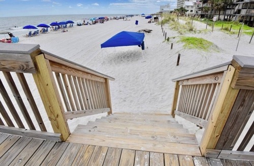 Gulf Shores Condo | Beautifully decorated beachfront condo!
