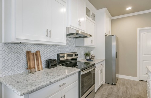 Canyon House | Beautifully Decorated New Home, King Bed, Washer/Dryer & Fully Stocked Kitchen