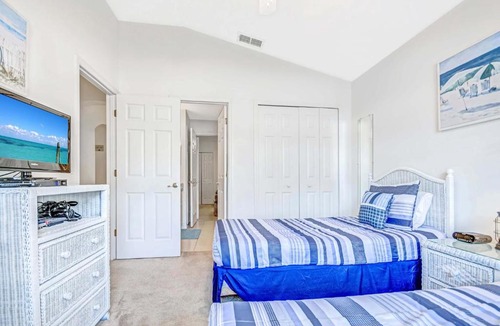 Highgate Park House | Beautifully Decorated Remodeled Pool Home