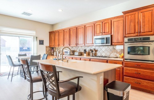 Paradise House | Beautifully decorated everything is new! Spacious single story home.