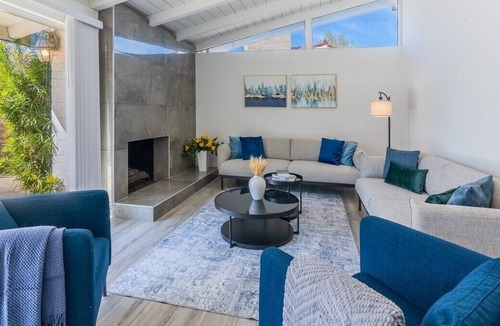 Winnetka House | Beautifully Designed 3BR/3BA Home - Pet Friendly!