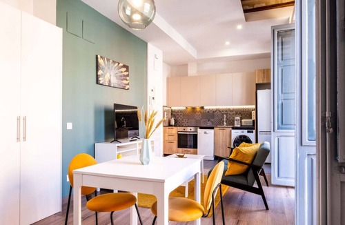 Morvedre Apartment | Beautifully Designed Studio with Natural Light