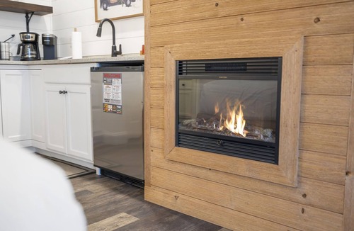 Branson Condo | Beautifully Designed Suite with Kitchenette beside Golf Course