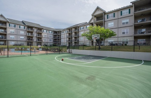 Branson Condo | Beautifully Designed Suite with Kitchenette beside Golf Course