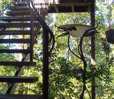 Buderim Apartment | Beautifully Elevated Treehouse Apartment