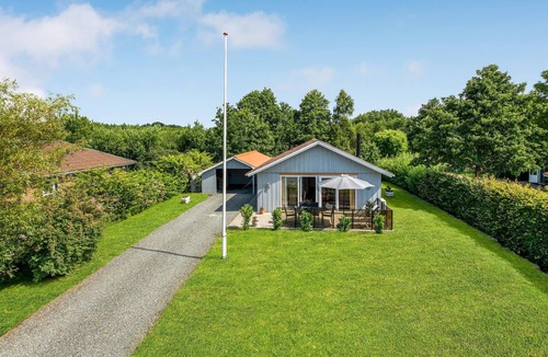 Hejsager Strand House | Beautifully furnished cottage on Hejsager beach right next to the Lillebælt.