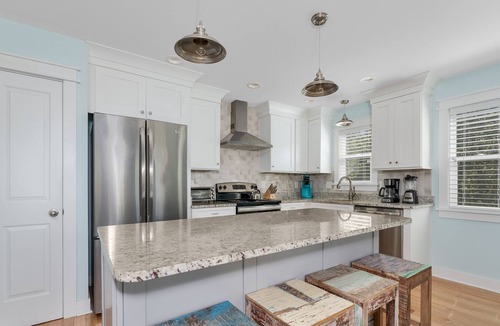 Monteray Shores House | Beautifully Furnished. Hot Tub. Foosball. Bring Fido.