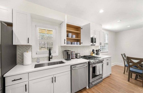 Norcross House | Beautifully Modern Cottage in Historic Norcross