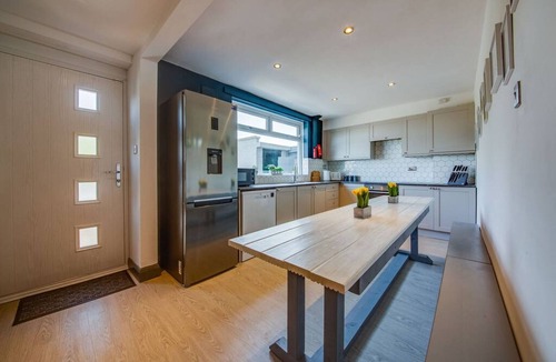 Sheffield House | Beautifully Presented & Spacious 6 Bed House