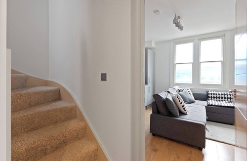 East Putney Apartment | Beautifully presented 2 Bedroom | Putney Station