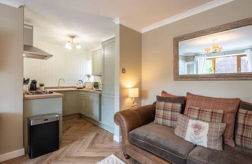 Nairn House | Beautifully presented Cottage by the beach