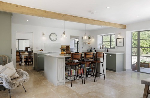 Burford Cottage | Beautifully presented dog friendly barn conversion - The Tallat
