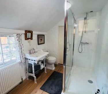 Graveley Apartment | Beautifully Quaint Cottage