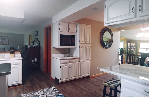 Mount Morris Apartment | Beautifully remodeled retreat. 3 mins from Letchworth