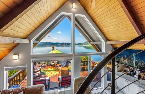 Agate Ski Chalet | Beautifully Remodeled Beach Front A-Frame