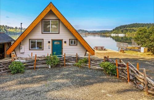 Agate Ski Chalet | Beautifully Remodeled Beach Front A-Frame