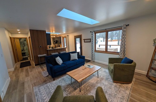 Trowbridge Park House | Beautifully remodeled 2-bedroom house in MarquettenBike, Hike, & Golf the U.P.