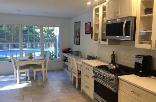 Northwest Harbor House | Beautifully renovated, Immaculate and Private!