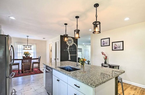 Northwest Los Angeles Heights House | Beautifully Renovated Home Near I-10 - 3 Blocks