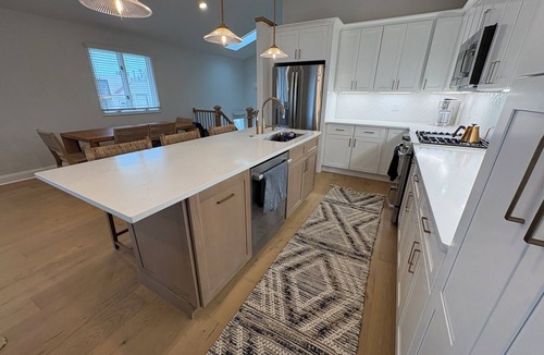 Avalon House | Beautifully Renovated 4br Home on Avalon - Stone Harbor Border - Pet Friendly
