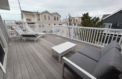 Avalon House | Beautifully Renovated 4br Home on Avalon - Stone Harbor Border - Pet Friendly