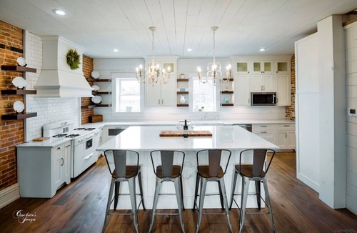 Jackson Other | Beautifully Renovated Farmhouse in Jackson, MO