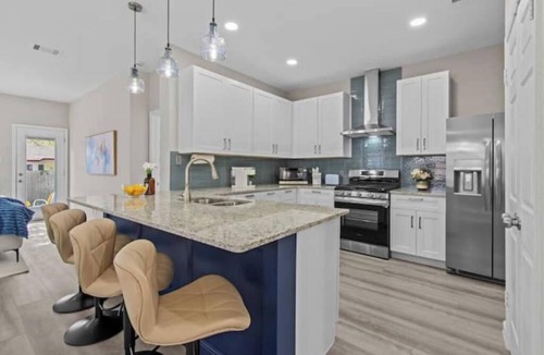Willow Run House | Beautifully Renovated Home in North Austin
