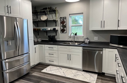 Houma House | Beautifully renovated home on Bayou Blue!