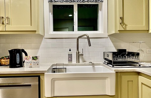 Ross House | Beautifully Renovated Home near Downtown Waco, Baylor Univ. & Magnolia Silos